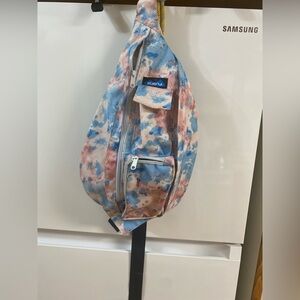 Kavu Tie-Dye Rope Sling Bag in Powder Blue & Soft Pink